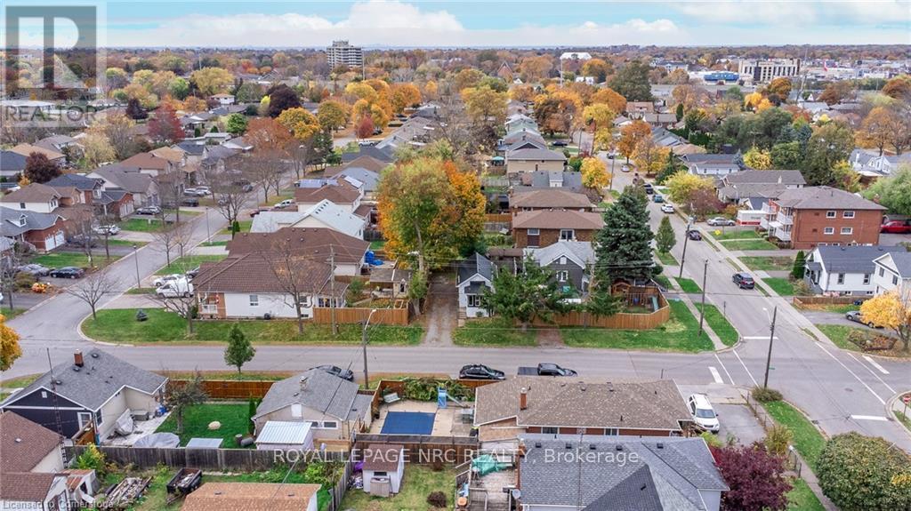 












11 PERRY STREET

,
St. Catharines,




Ontario
L2R1K7

