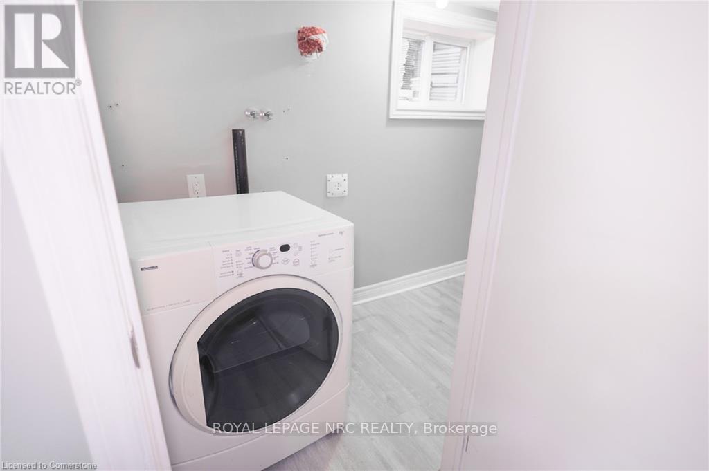 












11 PERRY STREET

,
St. Catharines,




Ontario
L2R1K7

