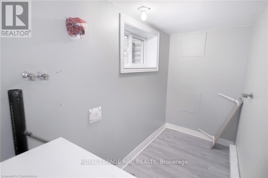 












11 PERRY STREET

,
St. Catharines,




Ontario
L2R1K7

