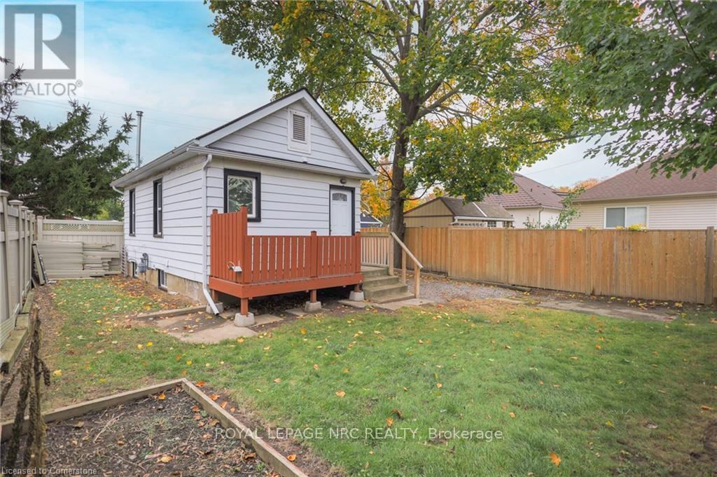 












11 PERRY STREET

,
St. Catharines,




Ontario
L2R1K7

