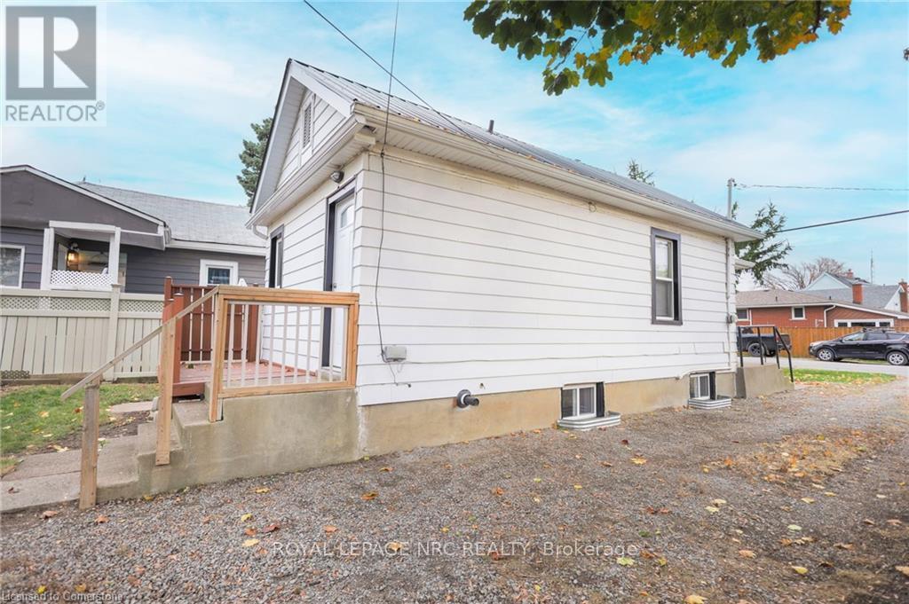 












11 PERRY STREET

,
St. Catharines,




Ontario
L2R1K7

