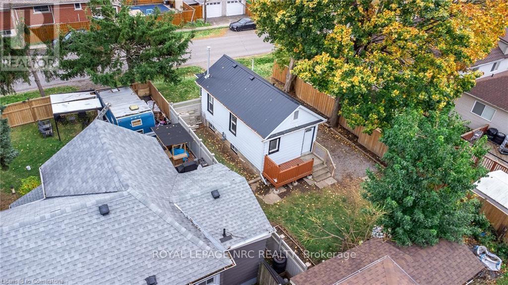 












11 PERRY STREET

,
St. Catharines,




Ontario
L2R1K7

