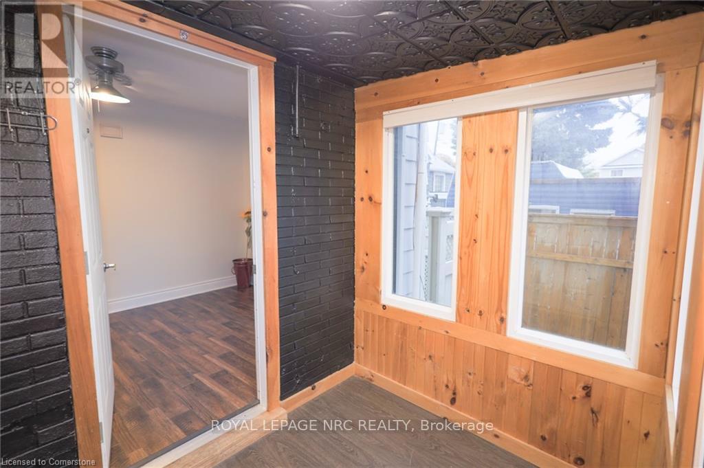 












11 PERRY STREET

,
St. Catharines,




Ontario
L2R1K7

