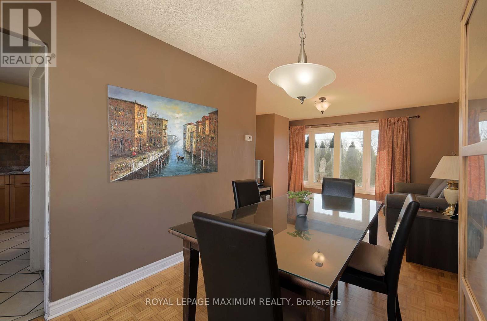 












149 LEIGHLAND AVENUE

,
Oakville,




Ontario
L6H1B3

