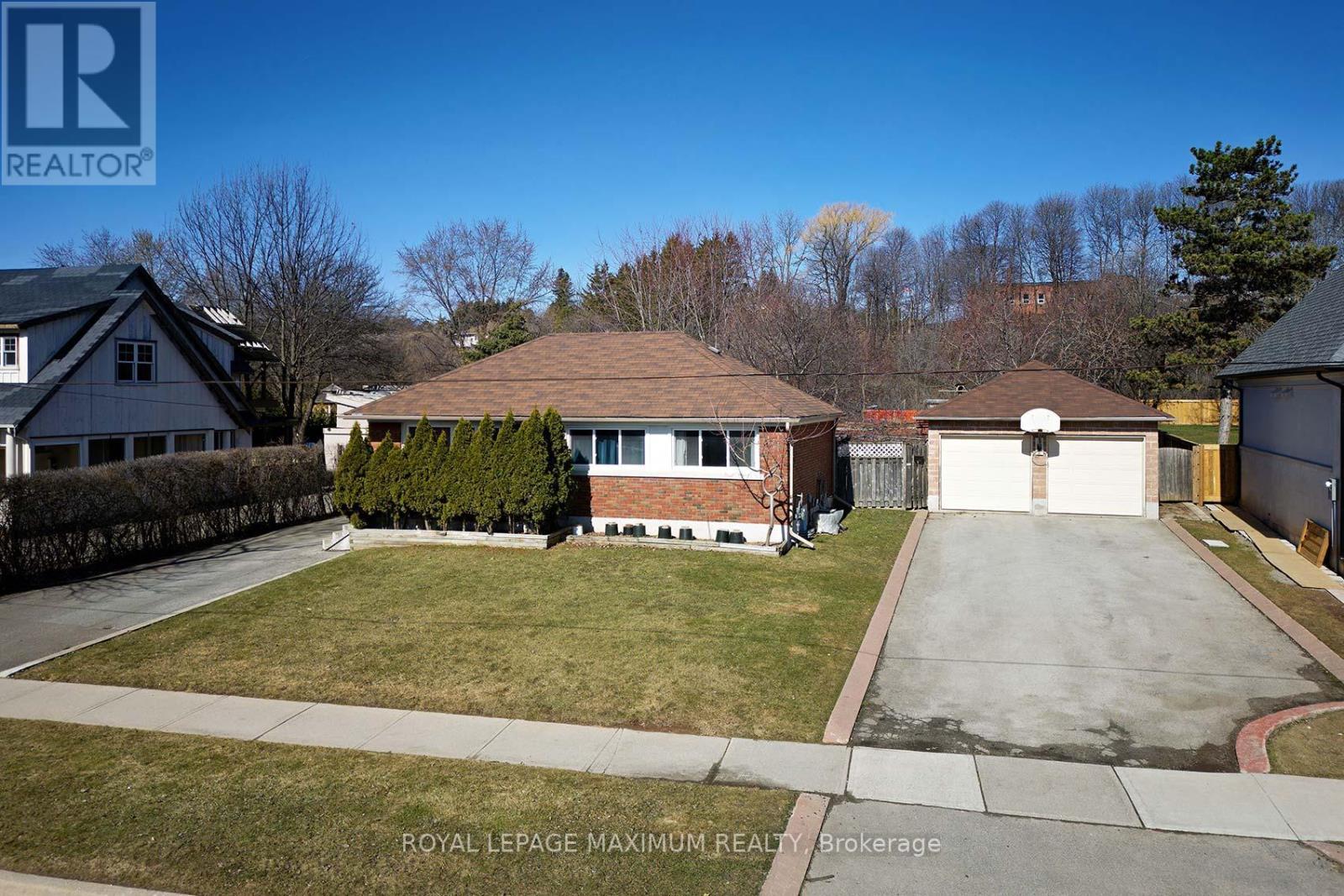 












149 LEIGHLAND AVENUE

,
Oakville,




Ontario
L6H1B3

