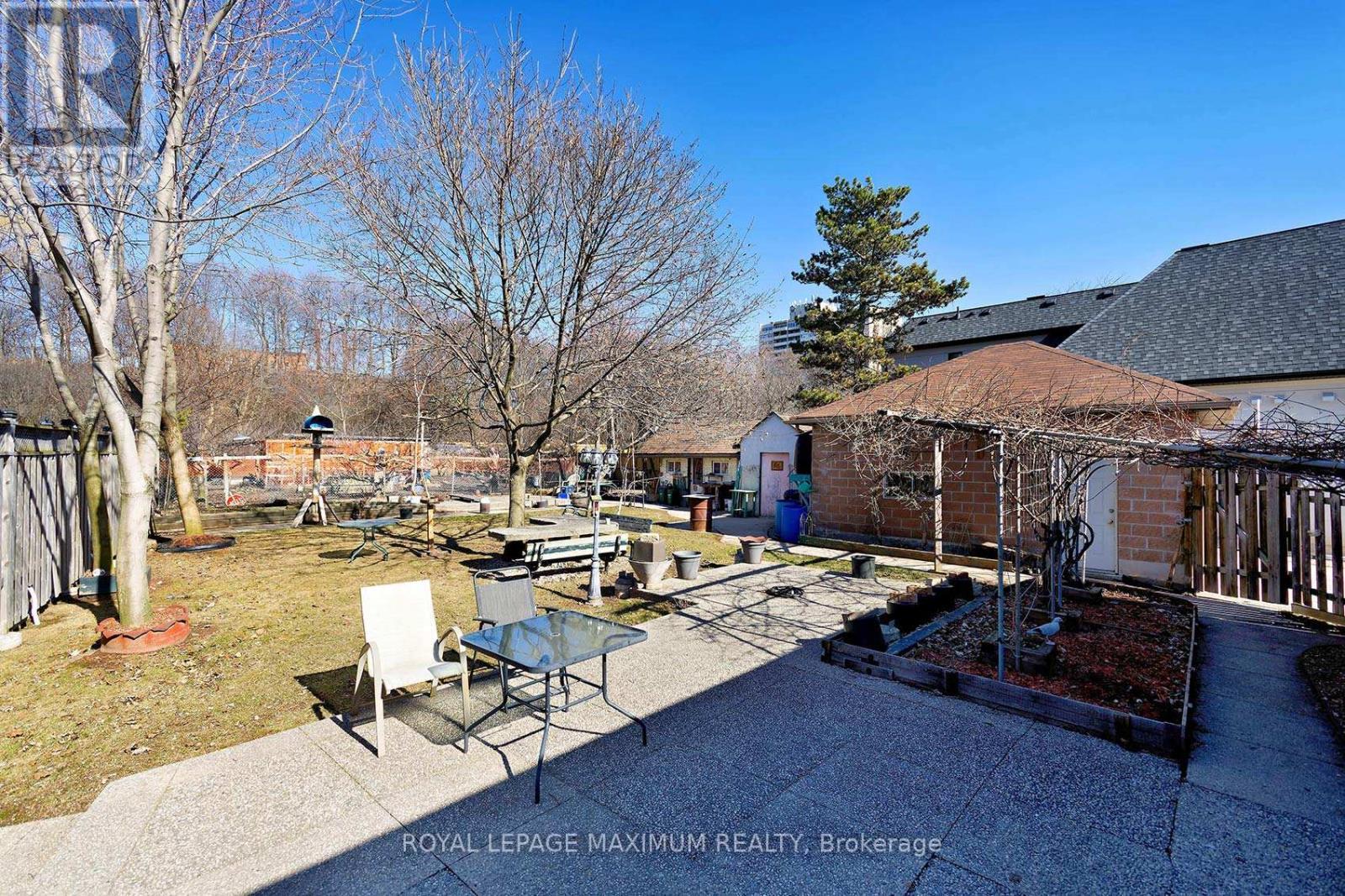 












149 LEIGHLAND AVENUE

,
Oakville,




Ontario
L6H1B3

