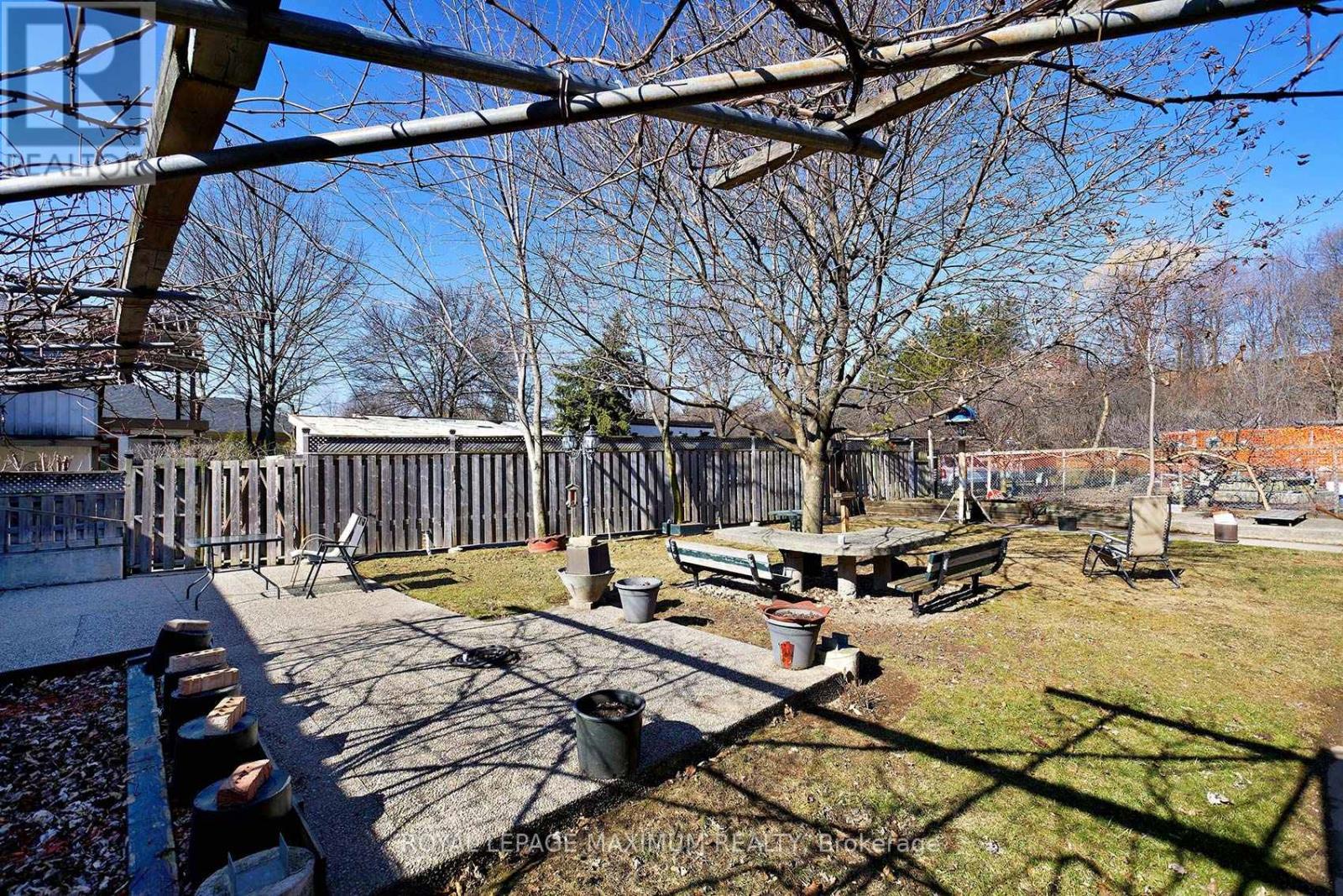 












149 LEIGHLAND AVENUE

,
Oakville,




Ontario
L6H1B3

