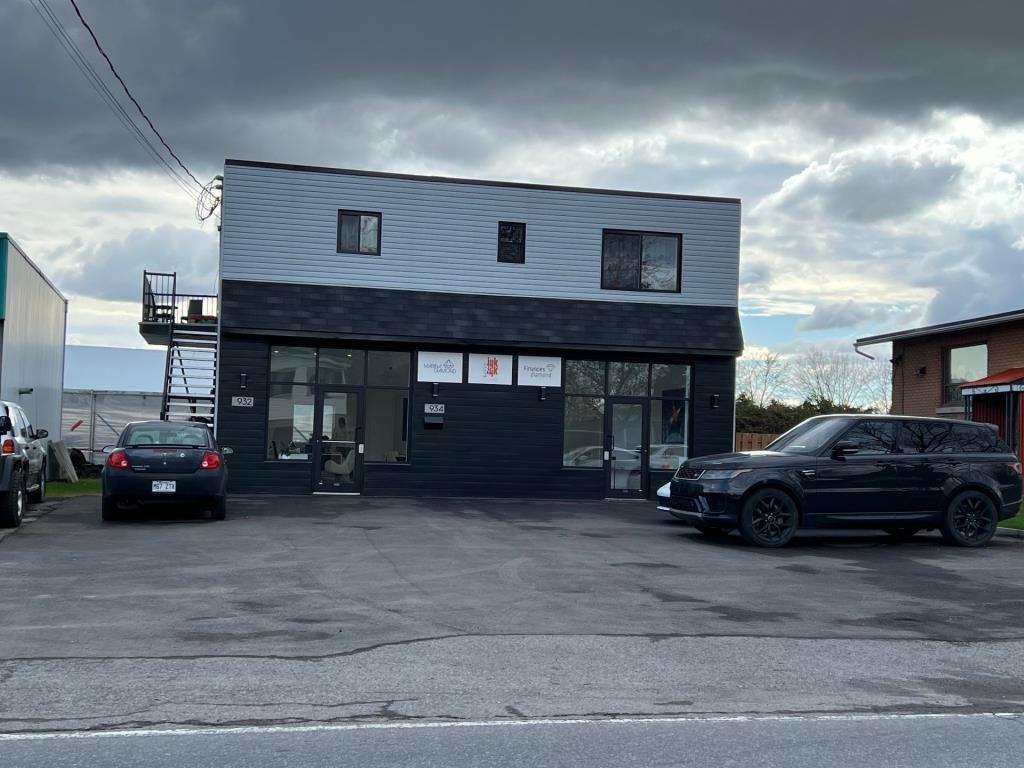 









934


Mtée Champagne

,
Laval (Sainte-Dorothée),




QC
H7X3V4

