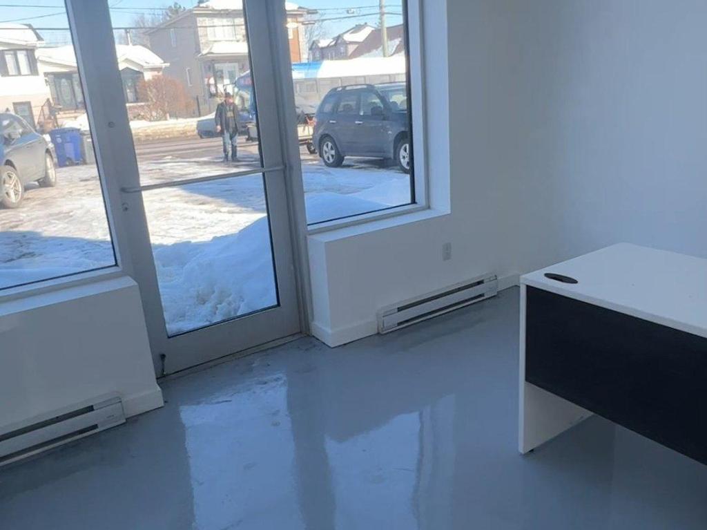 









934


Mtée Champagne

,
Laval (Sainte-Dorothée),




QC
H7X3V4

