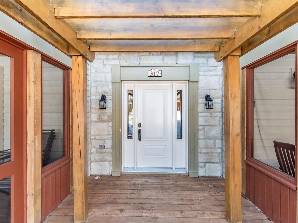 









317


Allée du Rabaska

,
Mont-Tremblant,




QC
J8E0C3

