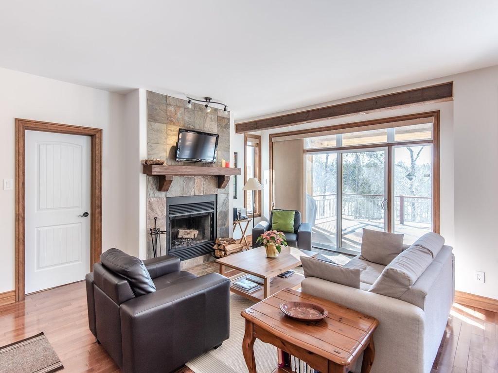 









317


Allée du Rabaska

,
Mont-Tremblant,




QC
J8E0C3

