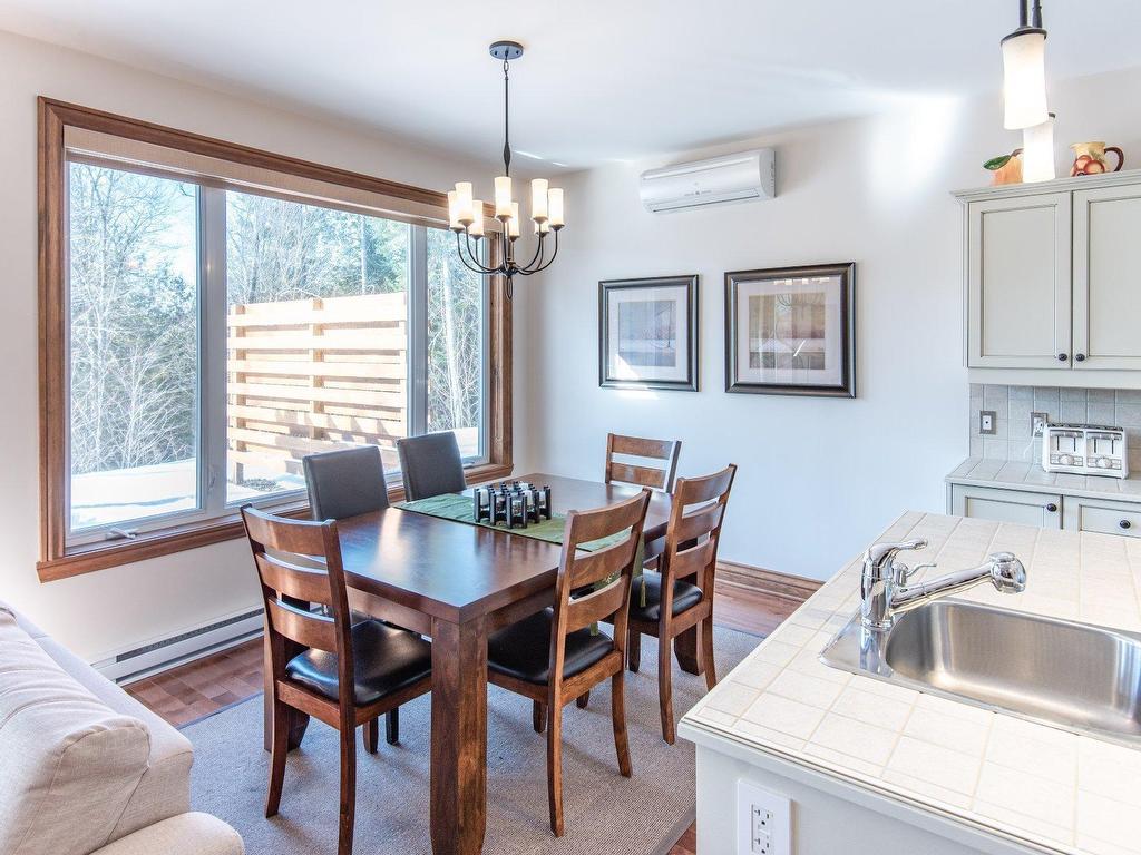 









317


Allée du Rabaska

,
Mont-Tremblant,




QC
J8E0C3

