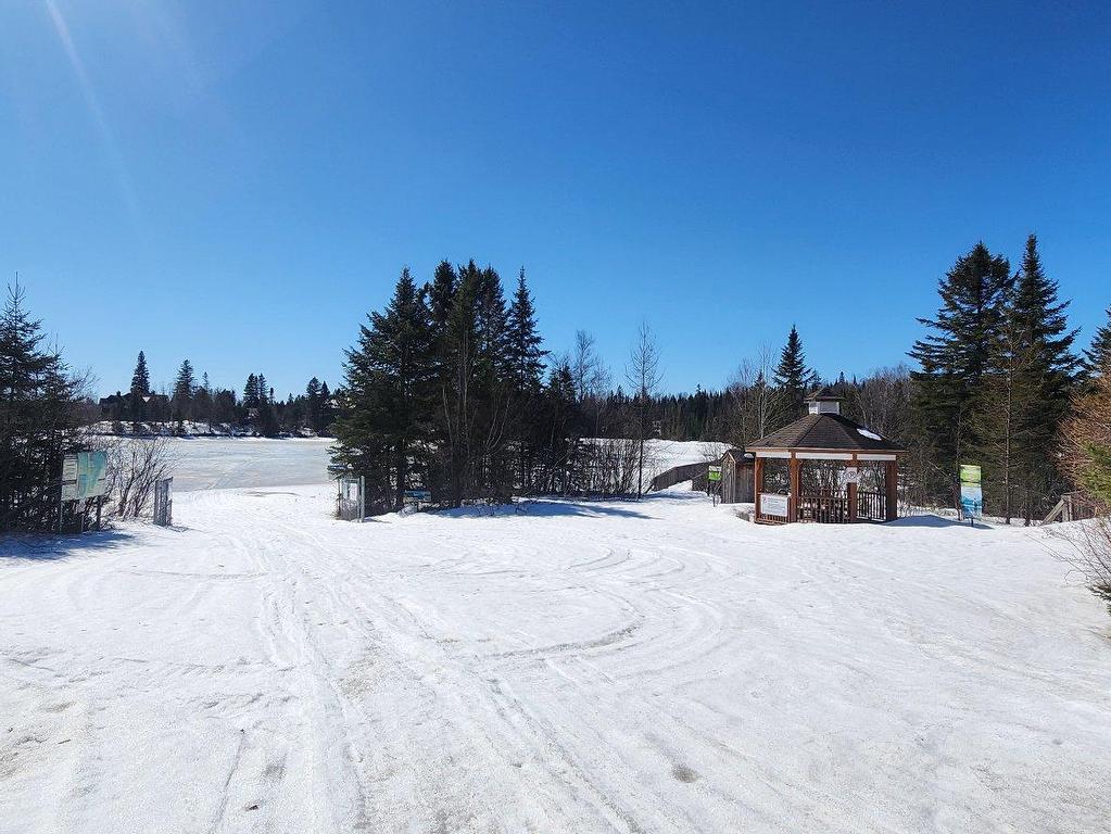









127


Ch. du Plateau

,
Lantier,




QC
J0T1V0

