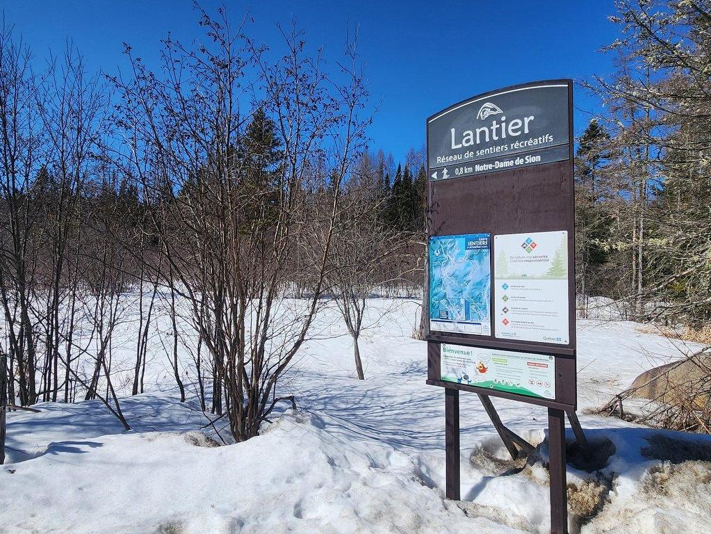 









127


Ch. du Plateau

,
Lantier,




QC
J0T1V0

