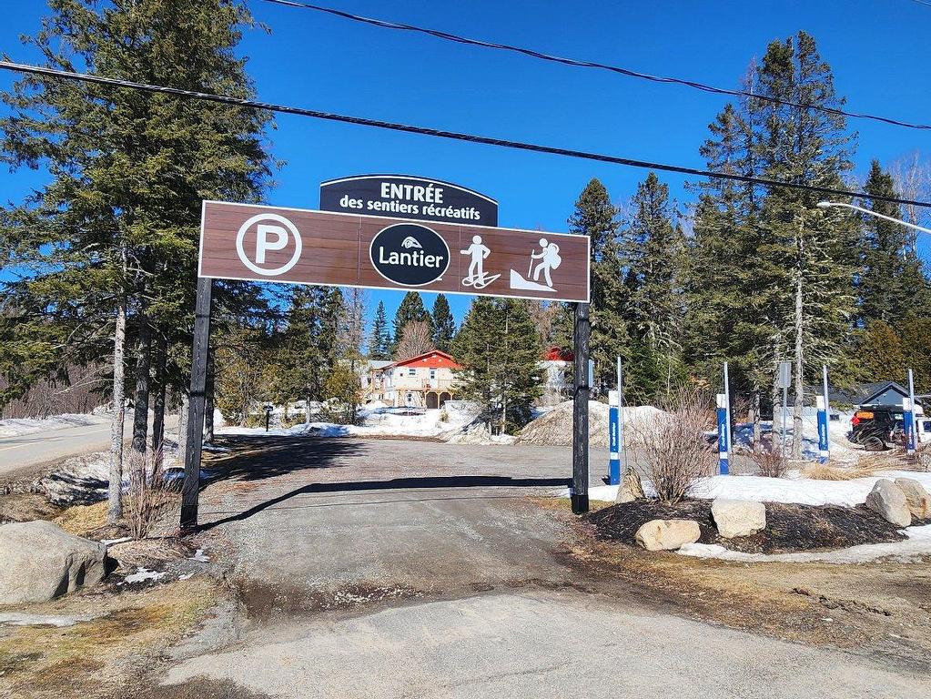 









127


Ch. du Plateau

,
Lantier,




QC
J0T1V0

