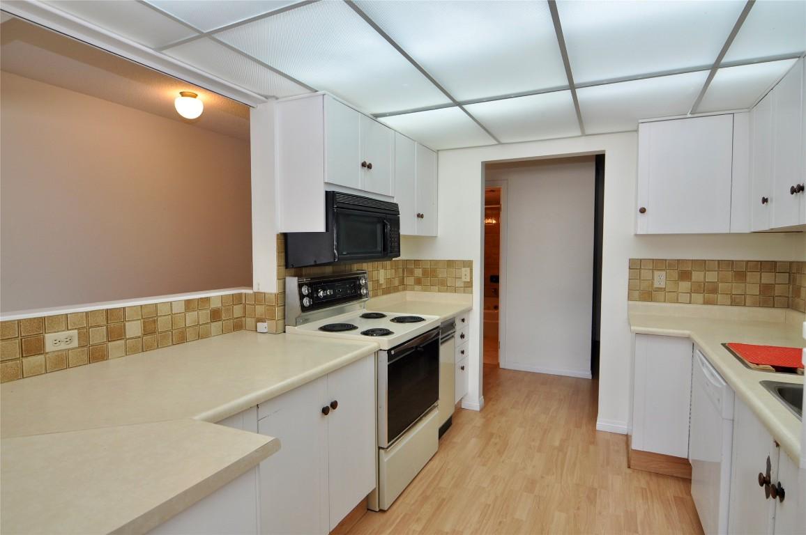 









1035


Bernard

Avenue, 305,
Kelowna,




BC
V1Y 6P7

