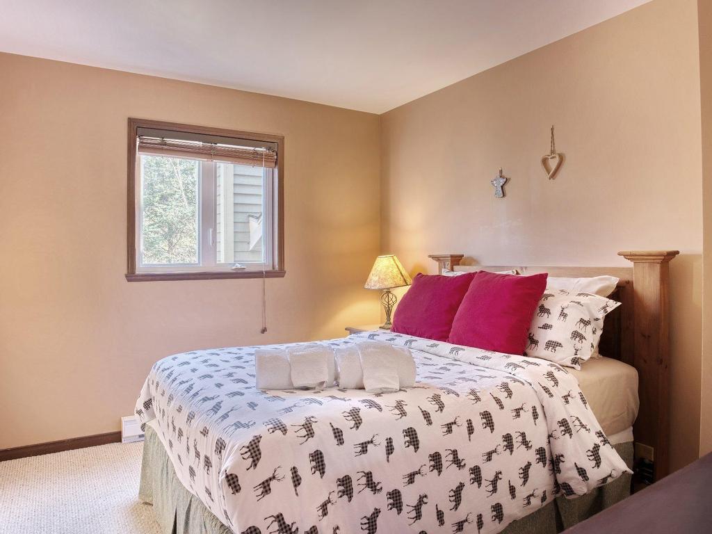 









1691


Ch. du Golf

,
Mont-Tremblant,




QC
J8E2K6

