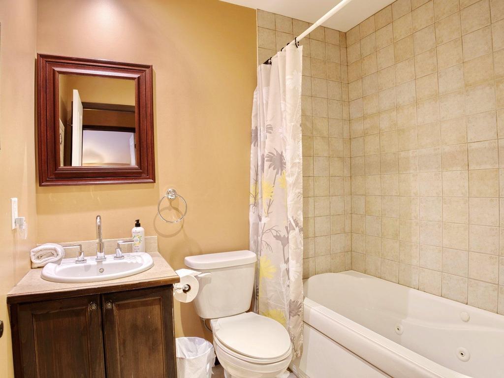 









1691


Ch. du Golf

,
Mont-Tremblant,




QC
J8E2K6

