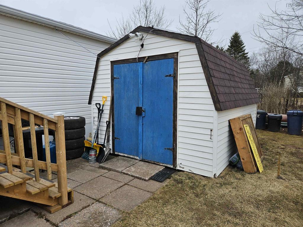 












31 Bridgeview Drive

,
Murray Siding,




NS
B6L 3B4

