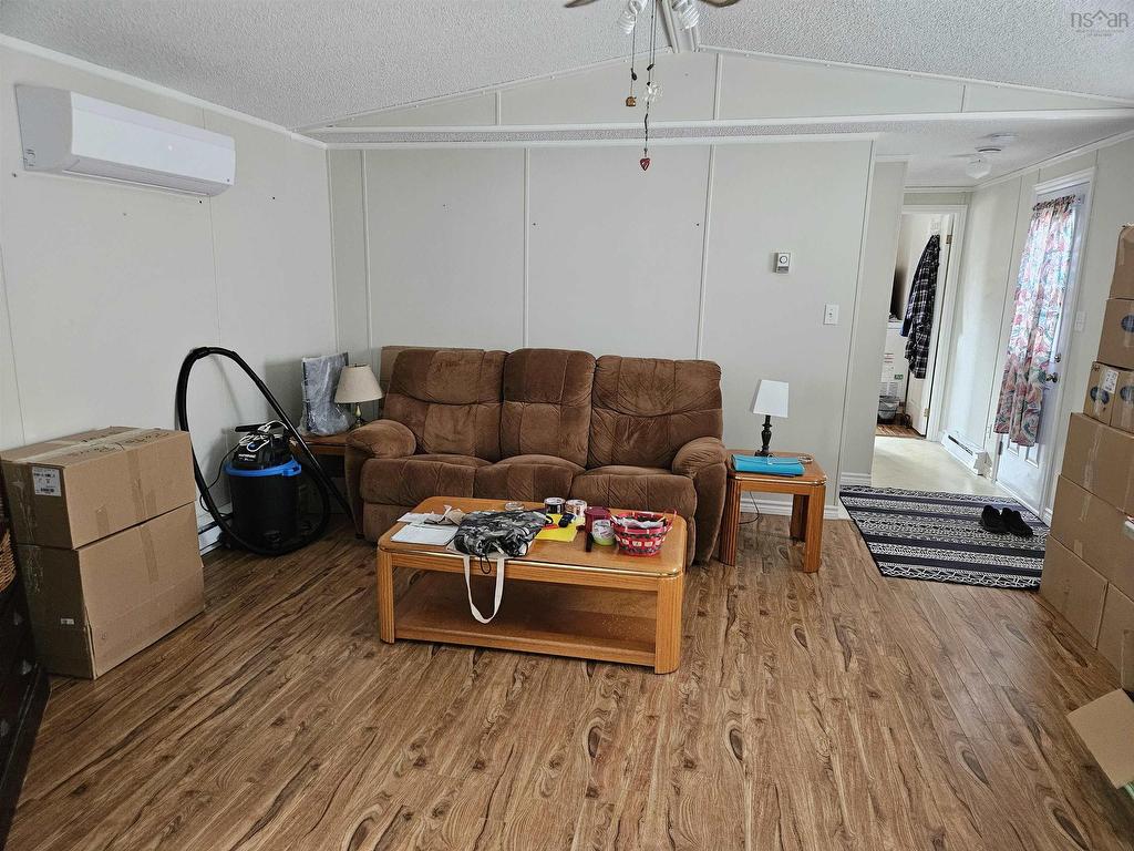 












31 Bridgeview Drive

,
Murray Siding,




NS
B6L 3B4

