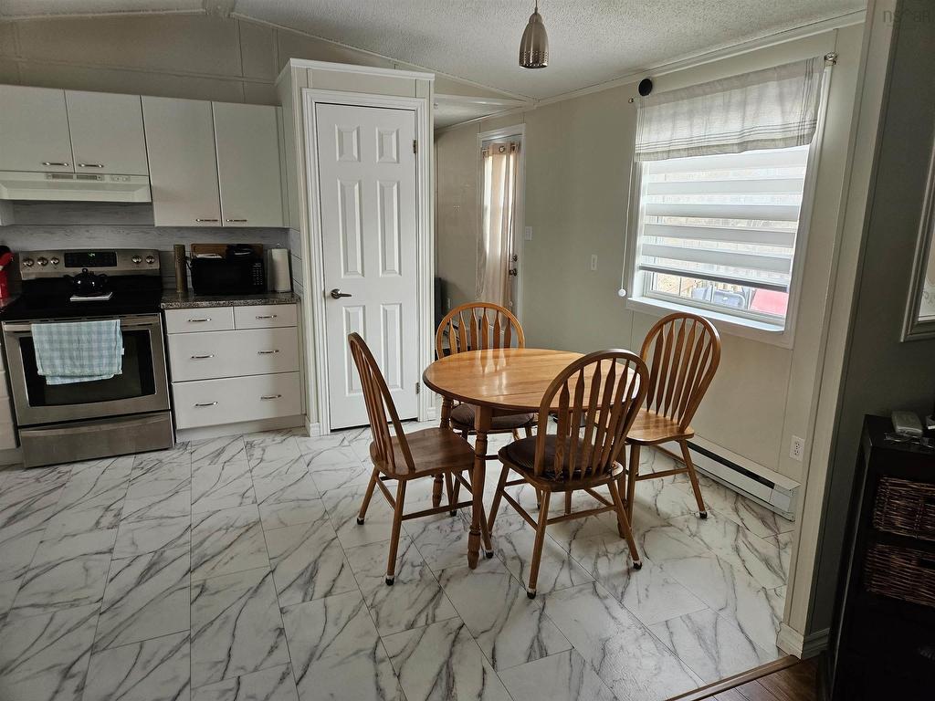 












31 Bridgeview Drive

,
Murray Siding,




NS
B6L 3B4

