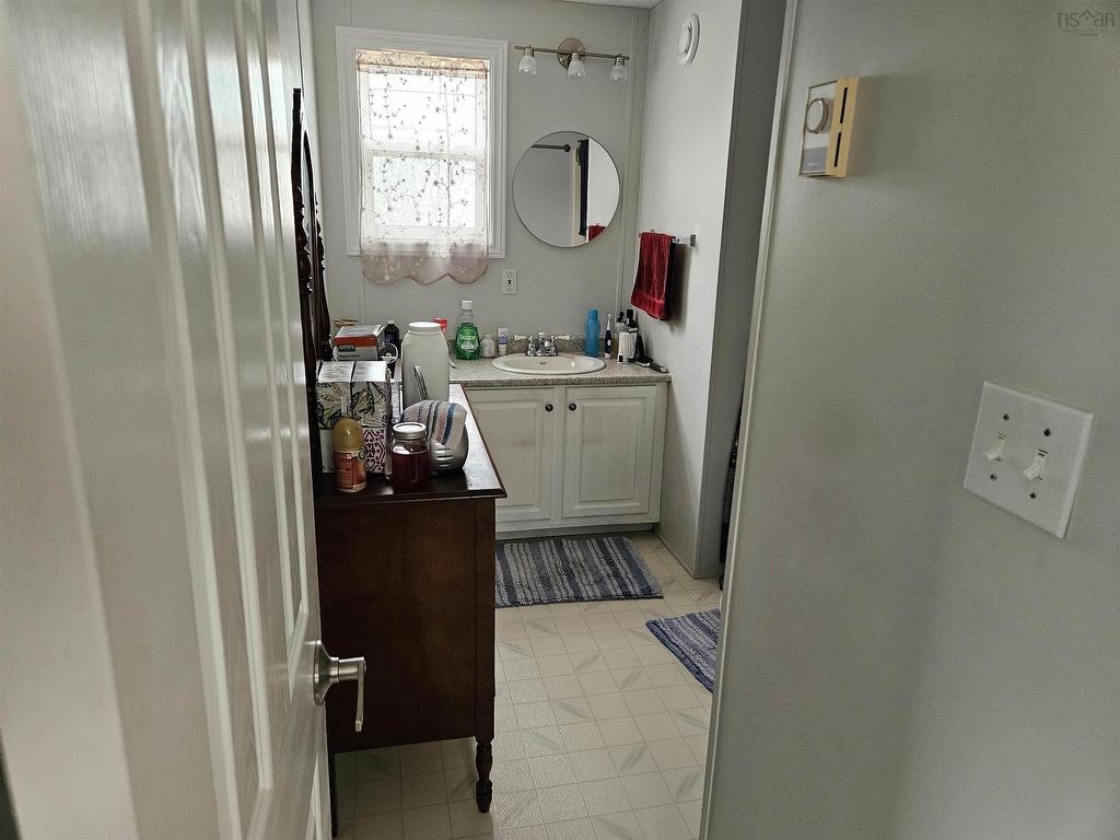 












31 Bridgeview Drive

,
Murray Siding,




NS
B6L 3B4

