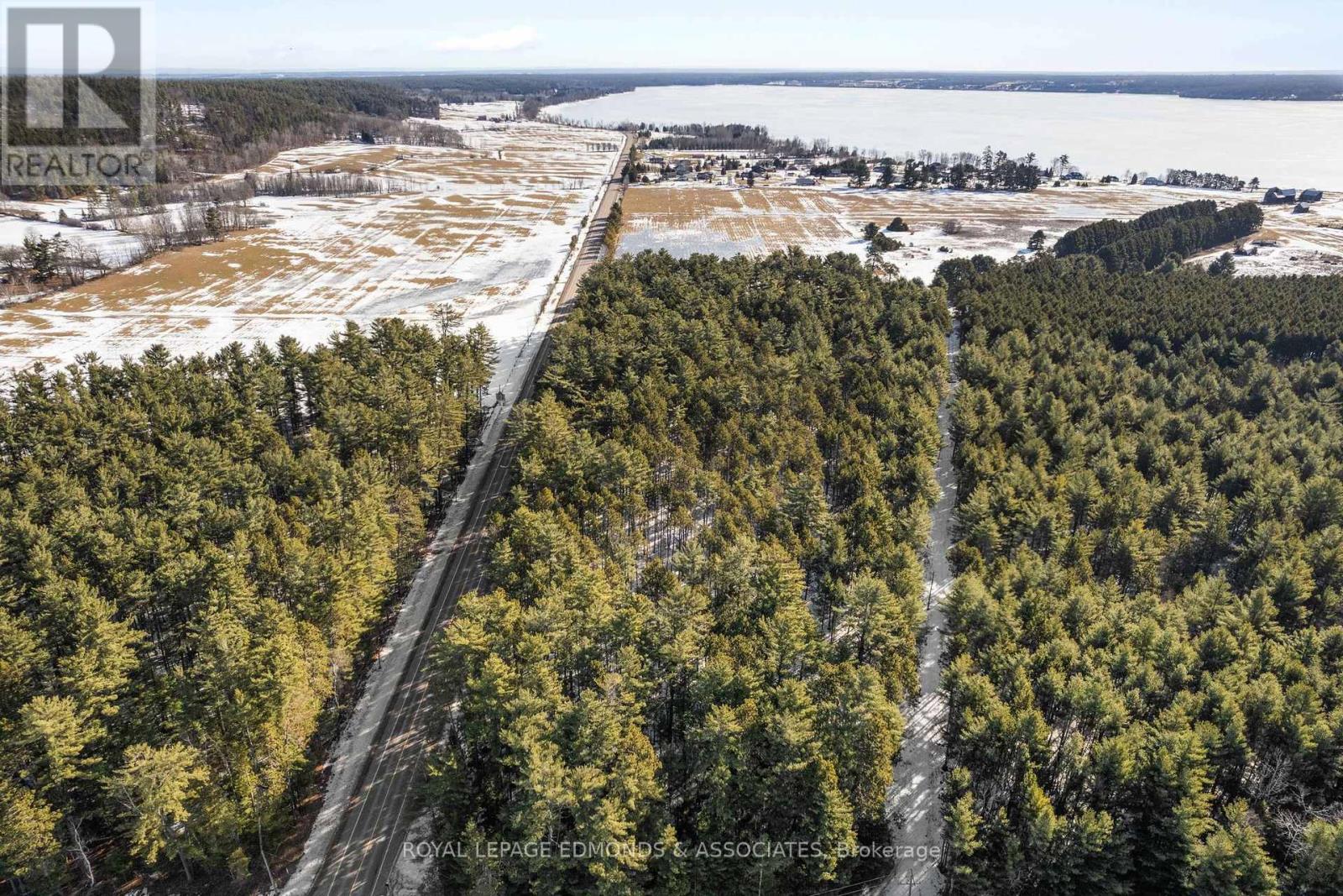 












PT 1 LAKE DORE ROAD

,
North Algona Wilberforce,







Ontario
K0J1X0

