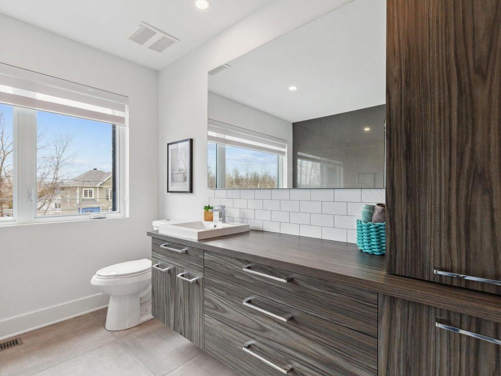 









3587


Rue Lareau

,
Carignan,




QC
J3L0J3

