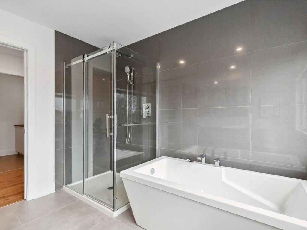 









3587


Rue Lareau

,
Carignan,




QC
J3L0J3

