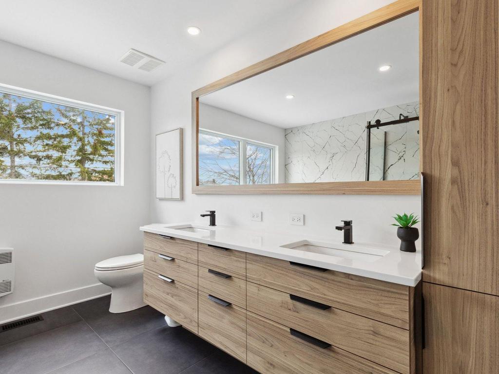 









3587


Rue Lareau

,
Carignan,




QC
J3L0J3

