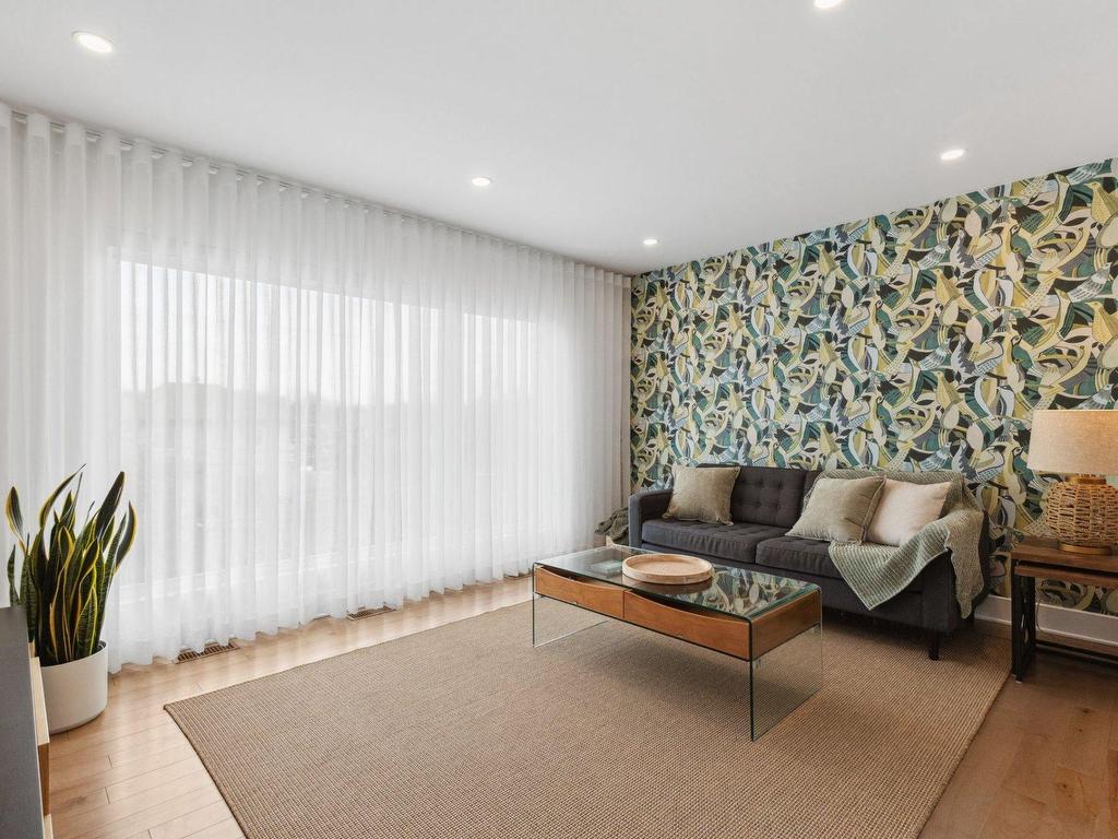 









3587


Rue Lareau

,
Carignan,




QC
J3L0J3

