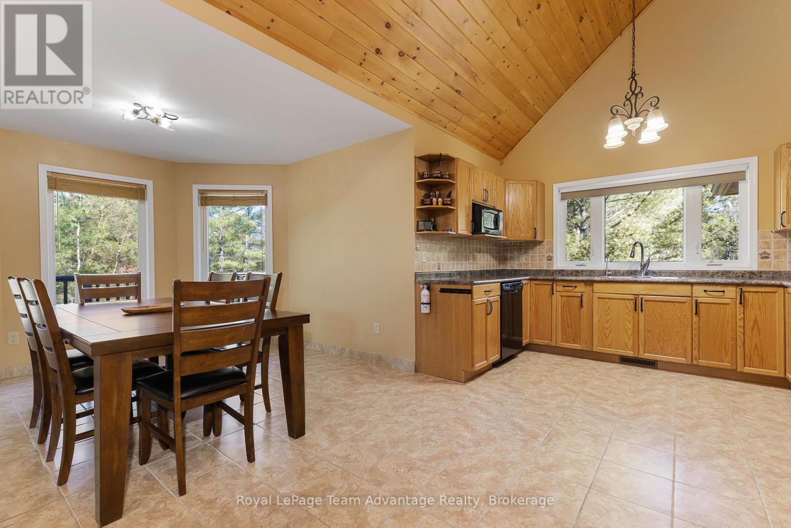 












72 RICHWOOD DRIVE

,
The Archipelago (Archipelago North),




Ontario
P0G1G0

