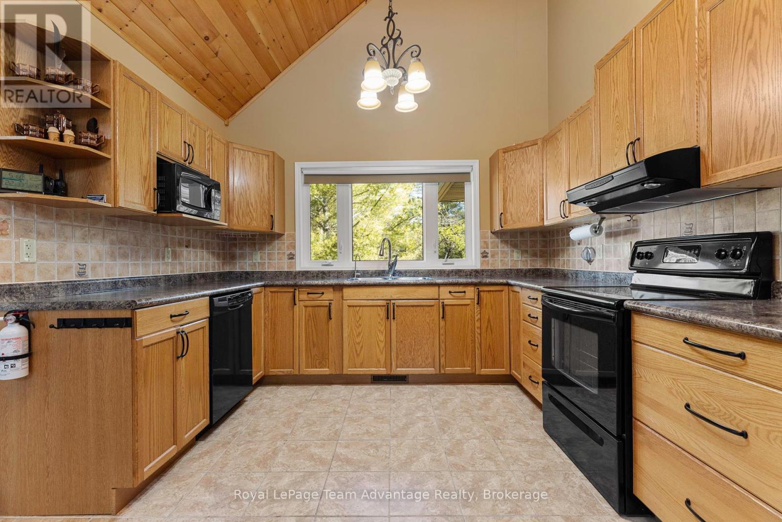 












72 RICHWOOD DRIVE

,
The Archipelago (Archipelago North),




Ontario
P0G1G0


