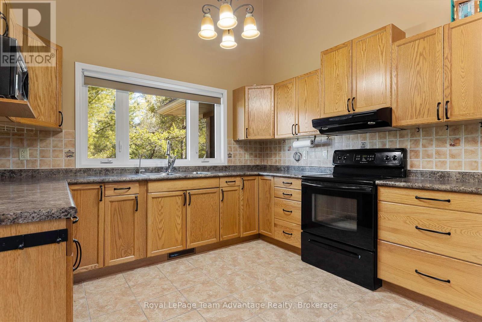 












72 RICHWOOD DRIVE

,
The Archipelago (Archipelago North),




Ontario
P0G1G0

