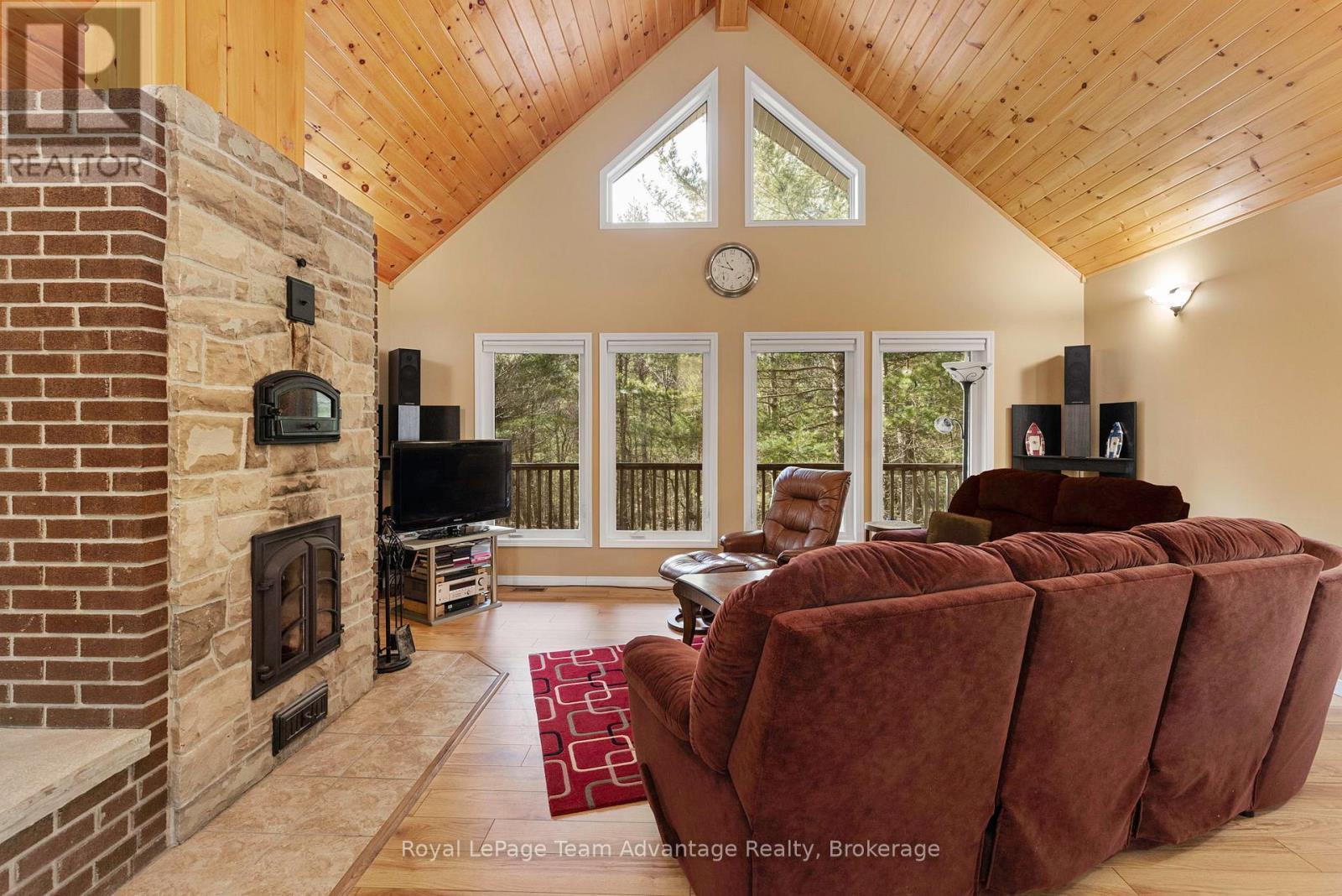 












72 RICHWOOD DRIVE

,
The Archipelago (Archipelago North),




Ontario
P0G1G0

