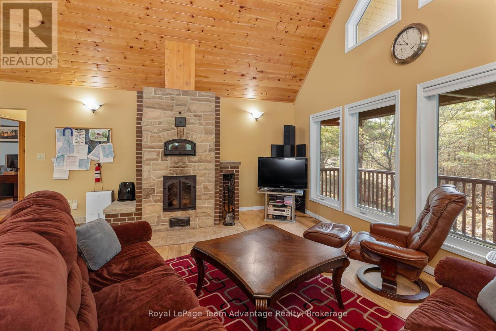 












72 RICHWOOD DRIVE

,
The Archipelago (Archipelago North),




Ontario
P0G1G0

