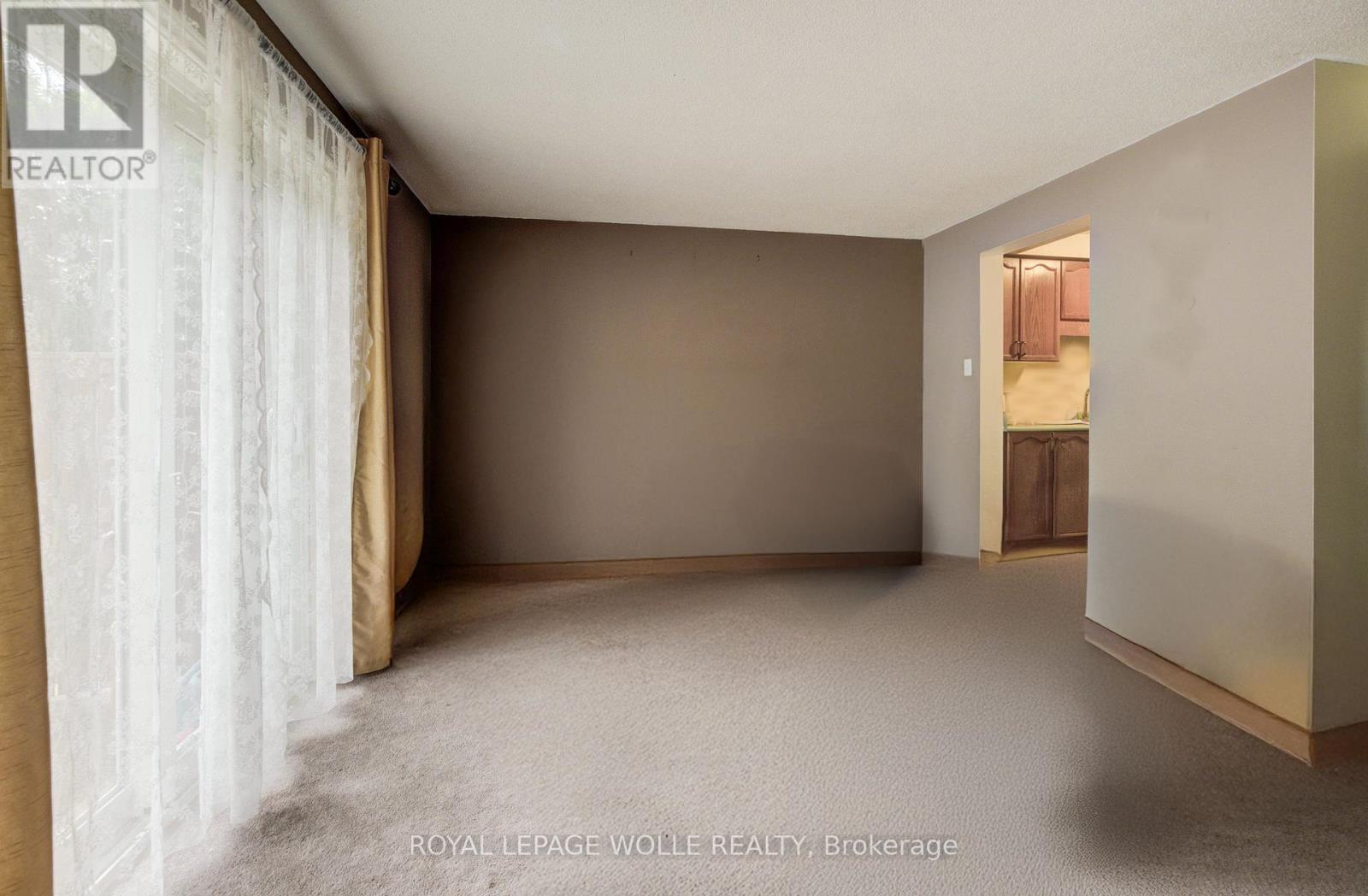 












17 - 465 WOOLWICH STREET N

,
Waterloo,




Ontario
N2K3S4

