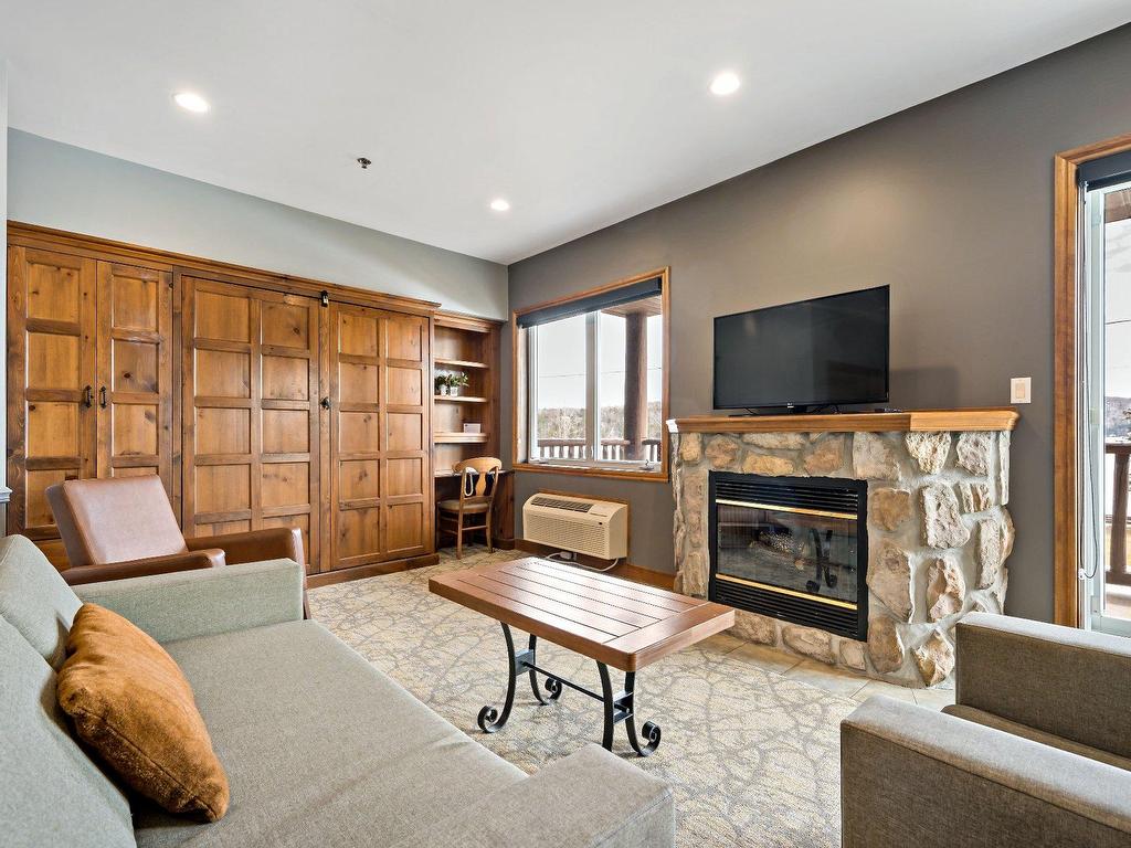









2396


Rue Labelle

, 127,
Mont-Tremblant,




QC
J8E1T8

