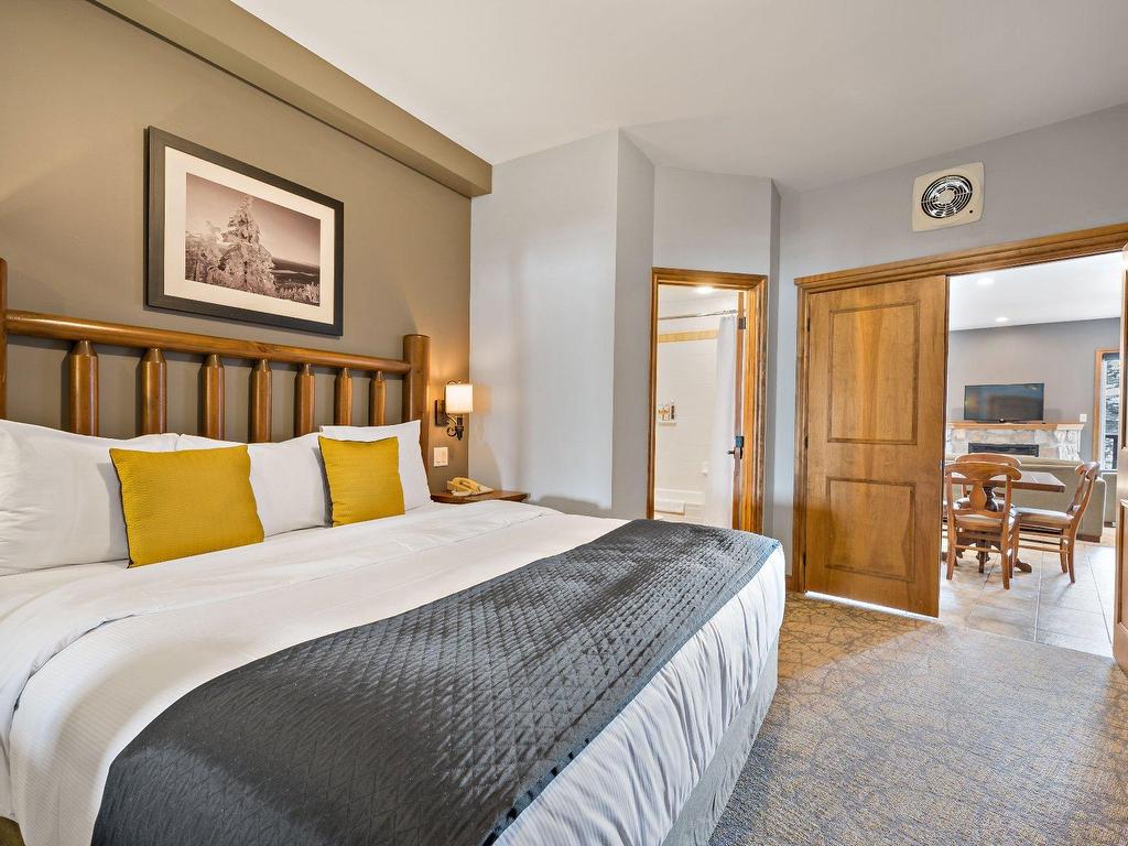









2396


Rue Labelle

, 127,
Mont-Tremblant,




QC
J8E1T8

