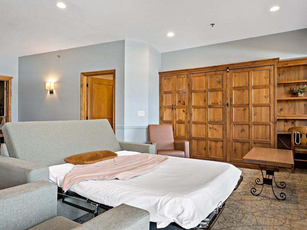 









2396


Rue Labelle

, 127,
Mont-Tremblant,




QC
J8E1T8


