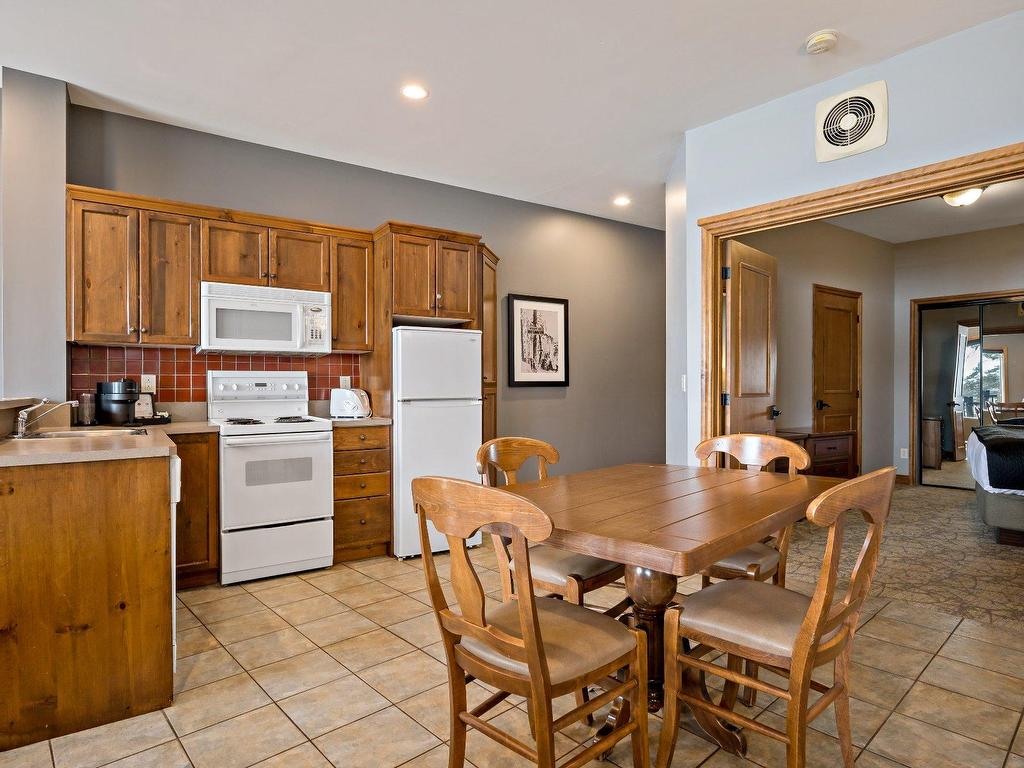 









2396


Rue Labelle

, 127,
Mont-Tremblant,




QC
J8E1T8

