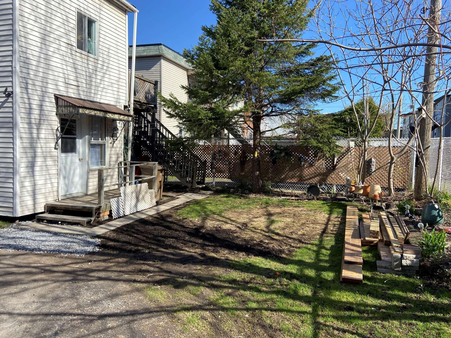 









77

 - 79


Rue Marchand

,
Saint-Jean-sur-Richelieu,




QC
J3B5R1

