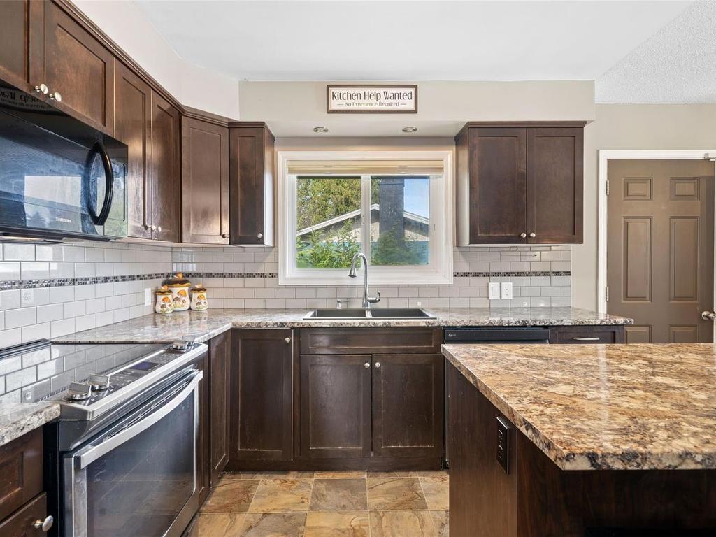 









3039


Lashman

Ave,
Duncan,




BC
V9L 1C8

