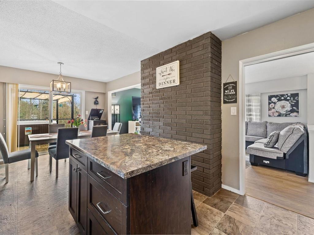 









3039


Lashman

Ave,
Duncan,




BC
V9L 1C8

