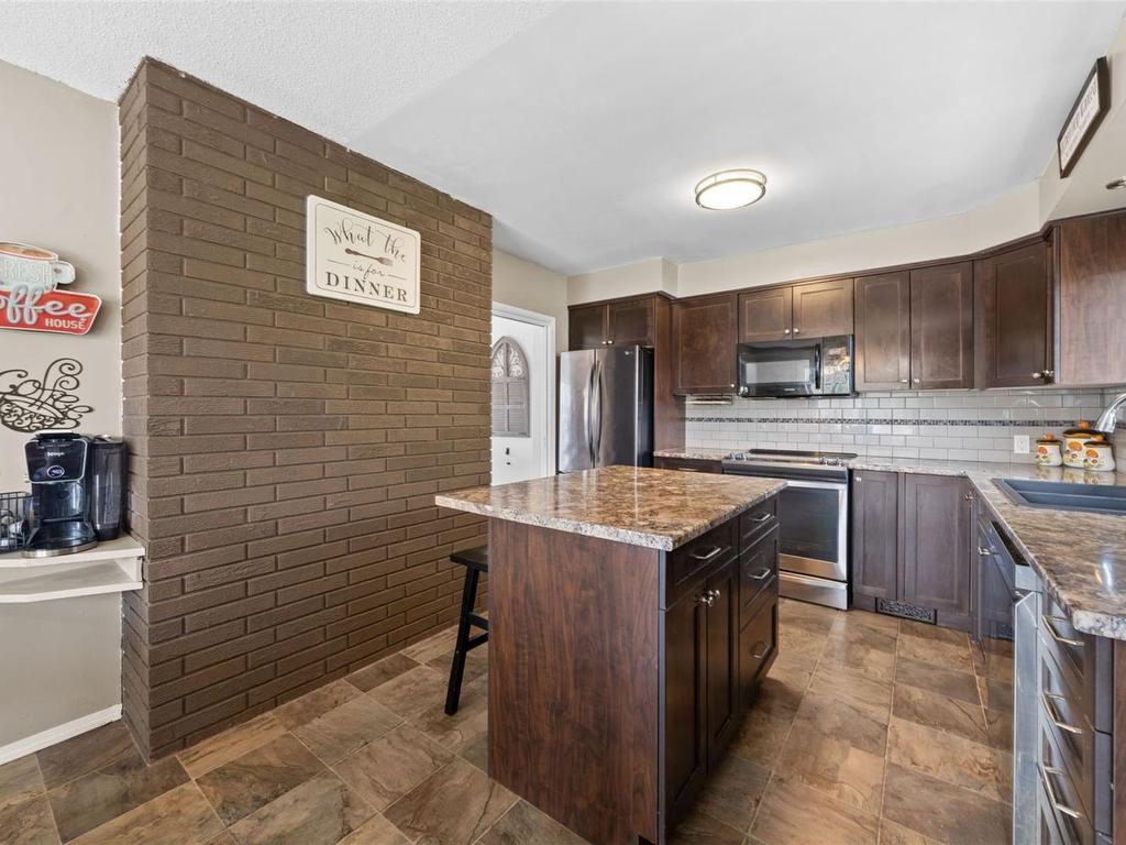 









3039


Lashman

Ave,
Duncan,




BC
V9L 1C8

