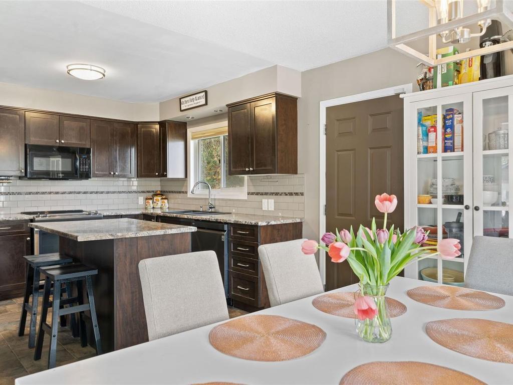 









3039


Lashman

Ave,
Duncan,




BC
V9L 1C8


