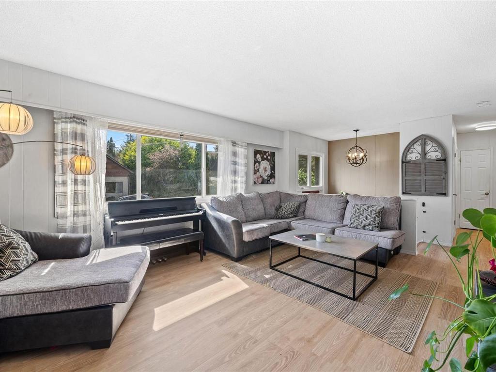 









3039


Lashman

Ave,
Duncan,




BC
V9L 1C8

