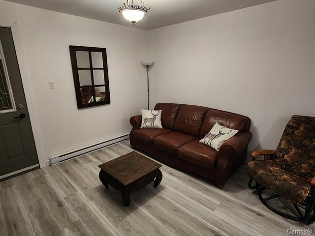 









1314

 - 1316


Rue St-Joseph

,
Valcourt - Ville,




QC
J0E2L0

