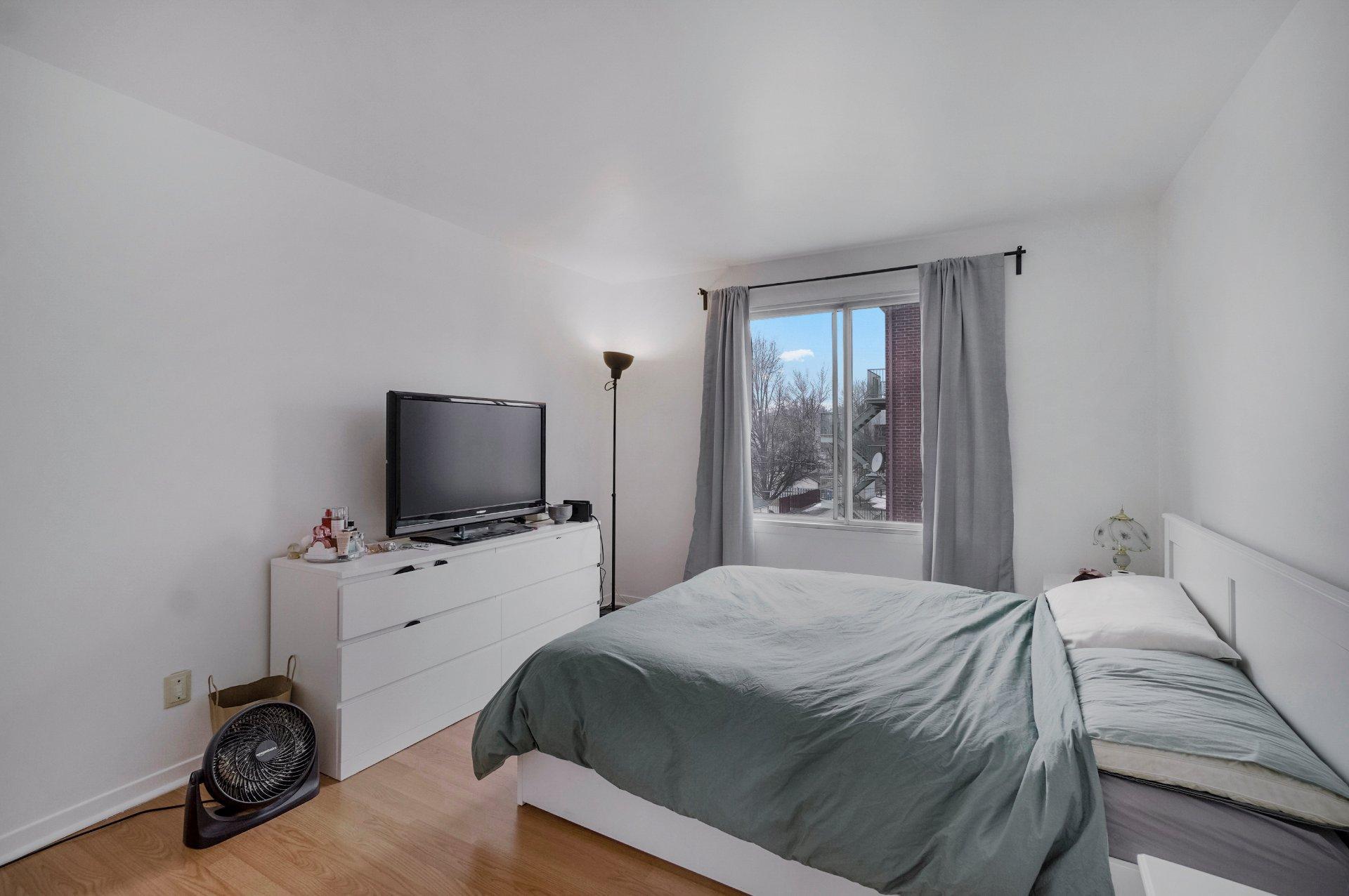 









166


Av. du Manoir

, 3,
Montréal (L'Île-Bizard/Sainte-Geneviève),




QC
H9C2R4

