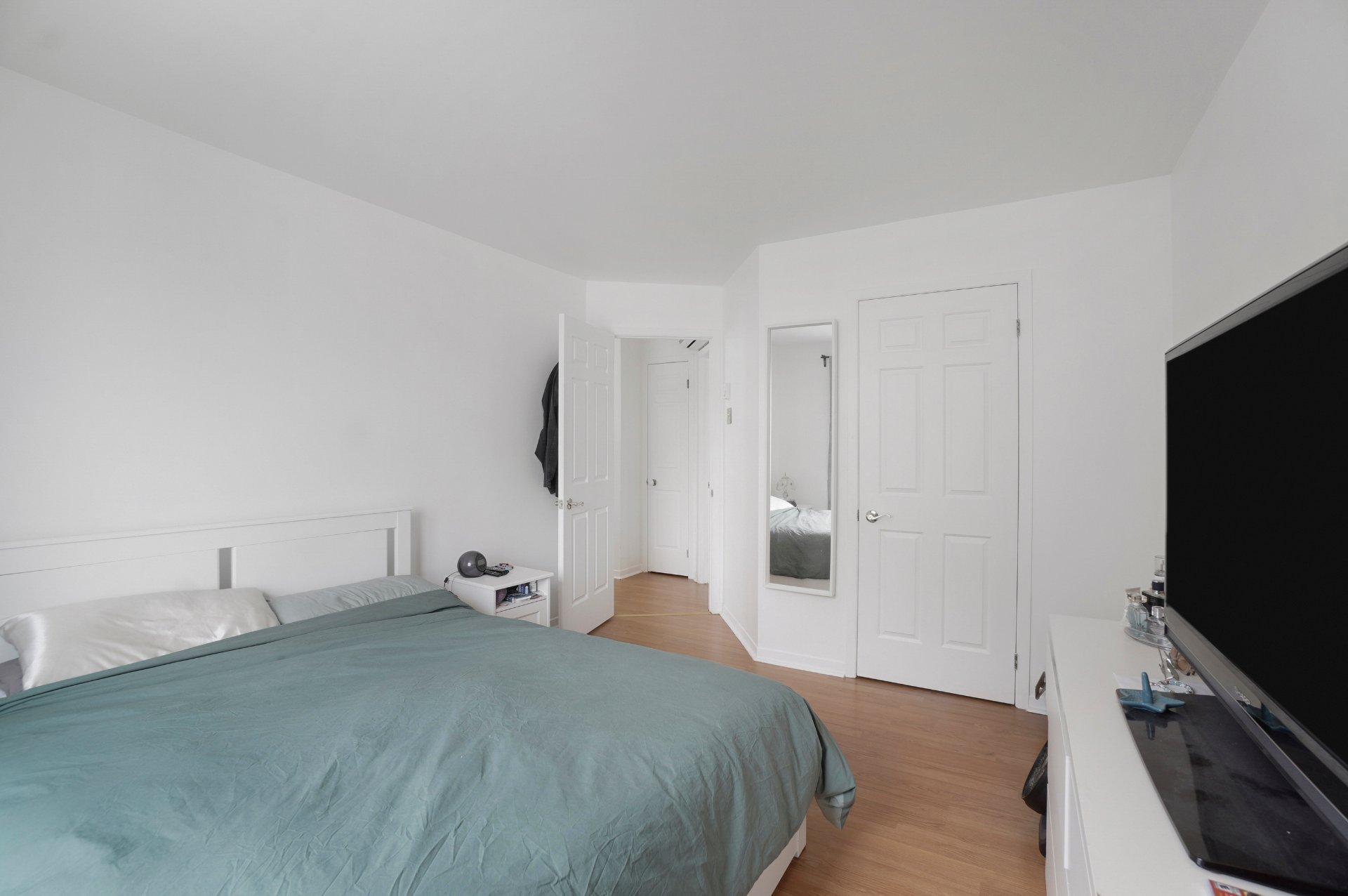 









166


Av. du Manoir

, 3,
Montréal (L'Île-Bizard/Sainte-Geneviève),




QC
H9C2R4

